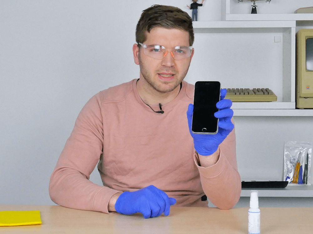 Barst in je scherm? Fix het met Fixjescherm spray (1 April)