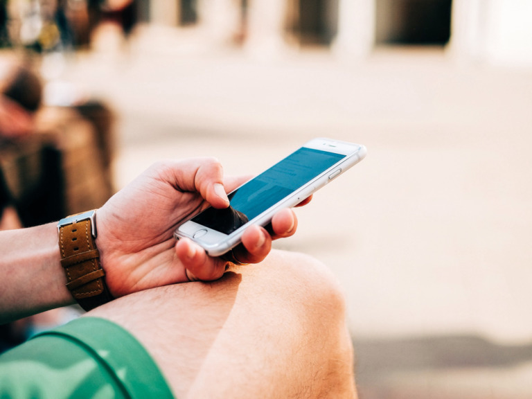 Waar vind ik het IMEI nummer op de iPhone?